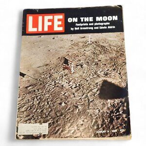 Life Magazine August 8 1969 Apollo 11 On the Moon Neil Armstrong + Buzz Aldrin